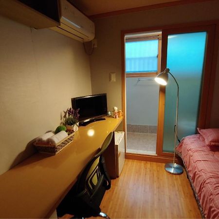 I Sleep Alone Hotel Seul Exterior foto